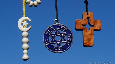 Islam, Judaism, Christian: symbols of the 3 monotheistic religions